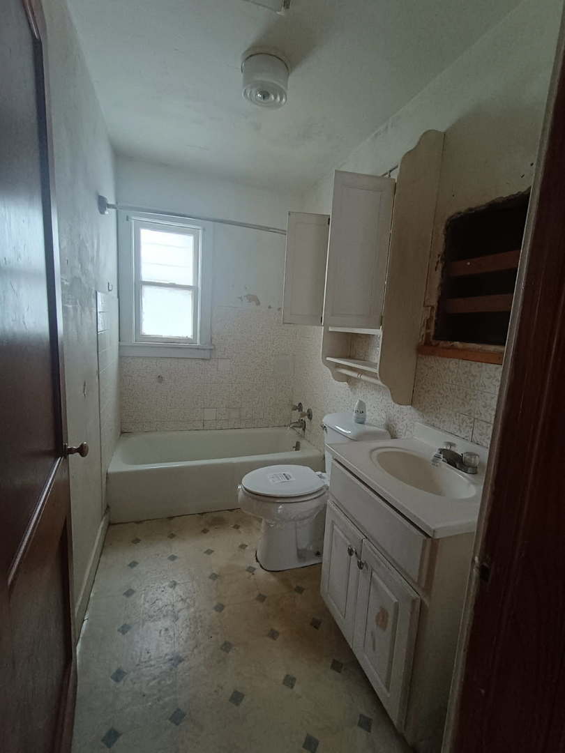120 E Adams Street, Rushville, IL 62681