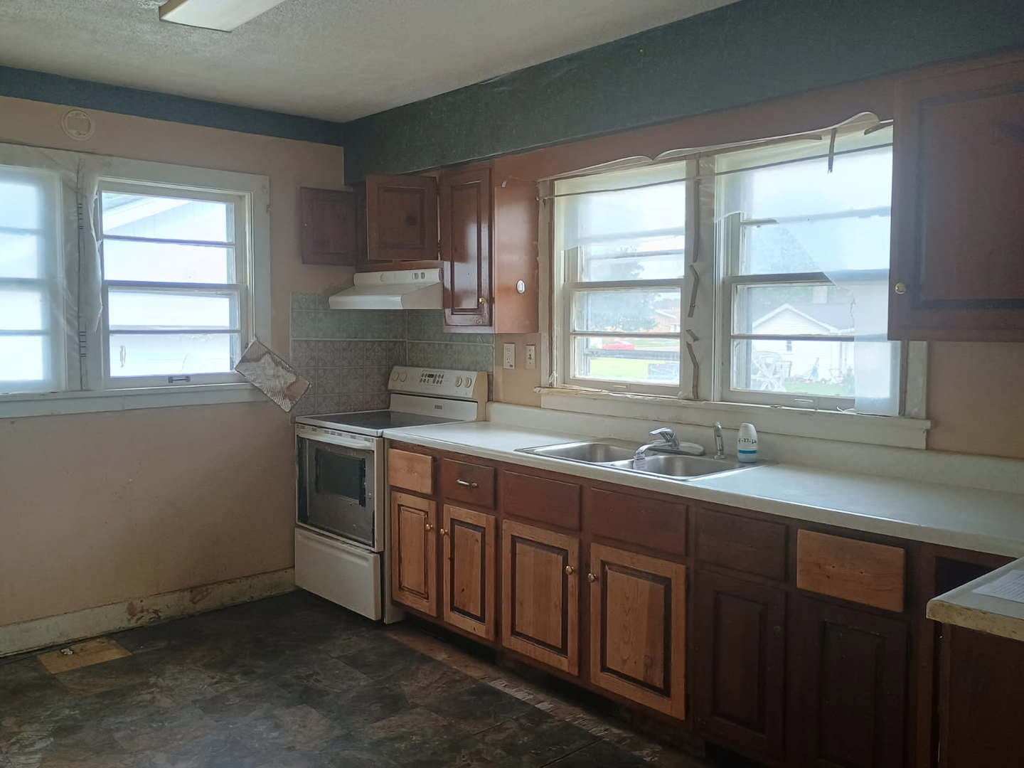 120 E Adams Street, Rushville, IL 62681