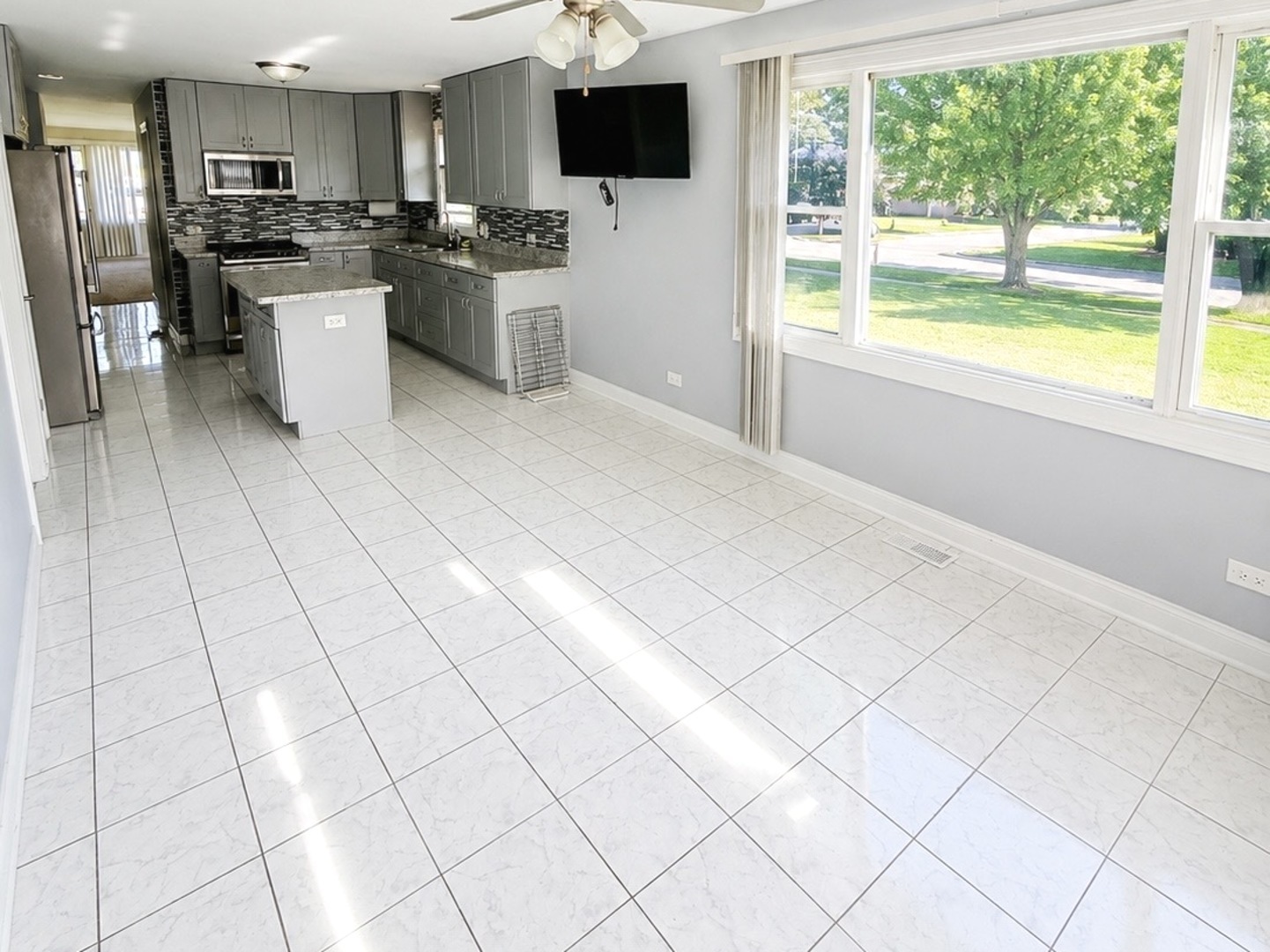 8356 S 78th Avenue, Bridgeview, IL 60455