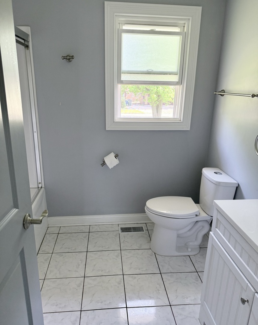 8356 S 78th Avenue, Bridgeview, IL 60455