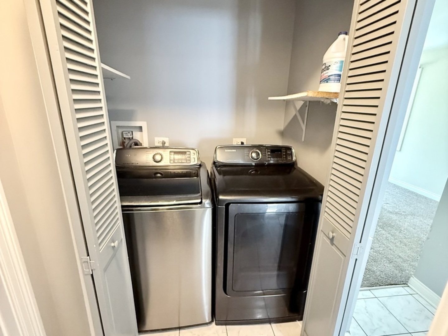 8356 S 78th Avenue, Bridgeview, IL 60455