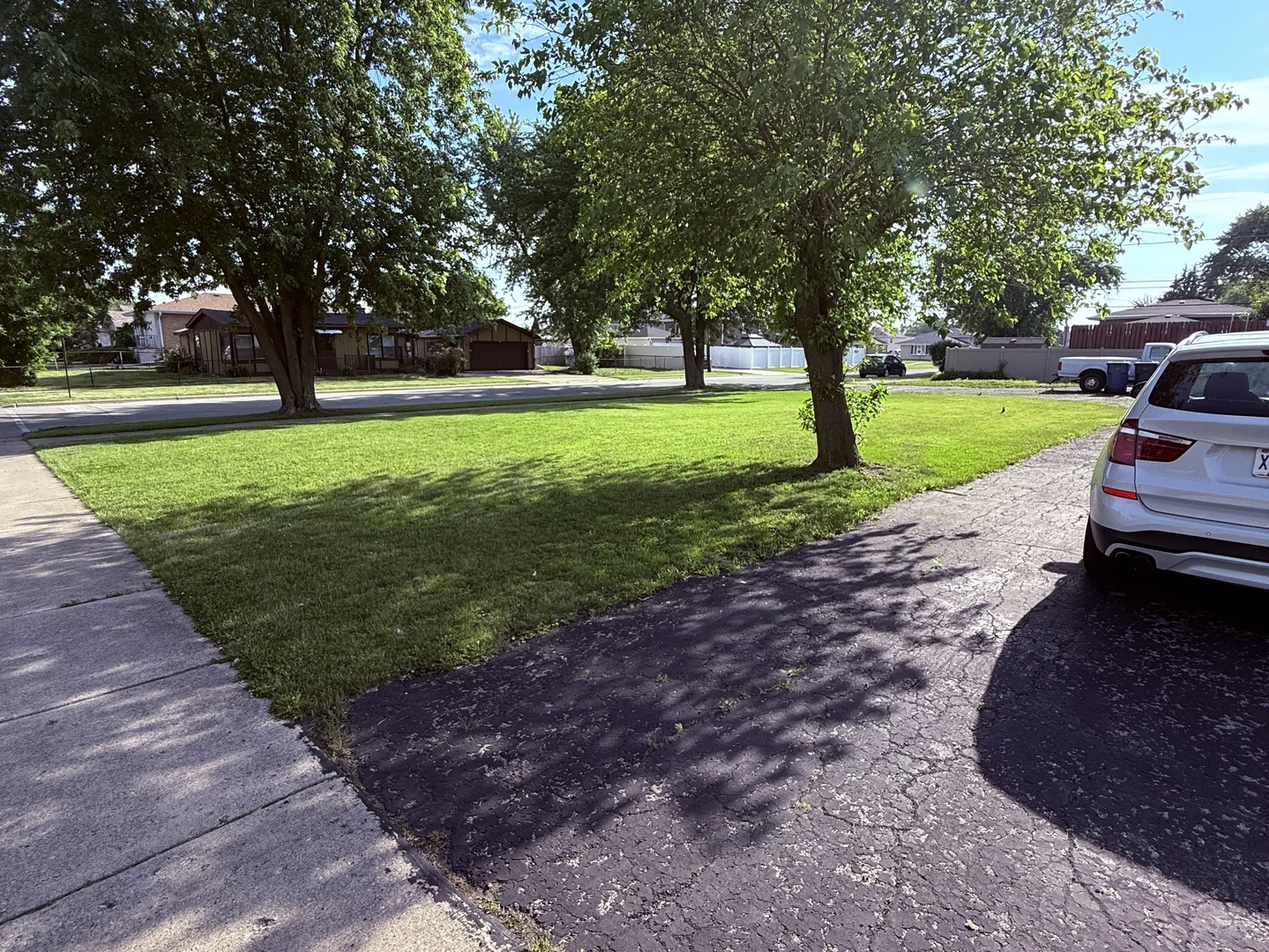 8356 S 78th Avenue, Bridgeview, IL 60455