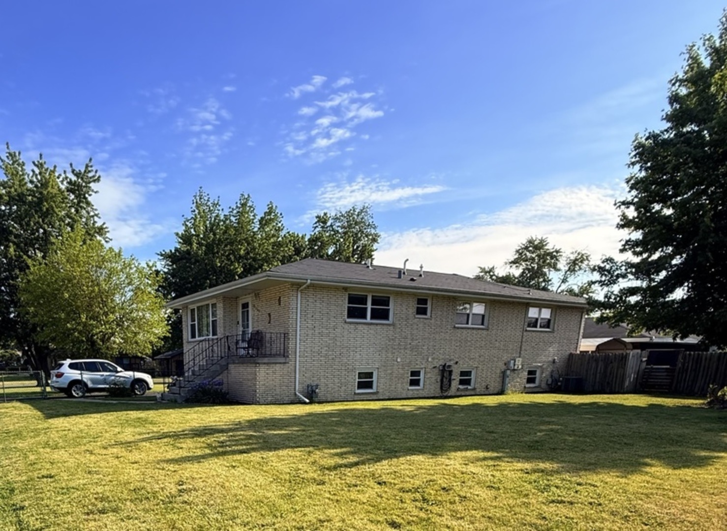 8356 S 78th Avenue, Bridgeview, IL 60455