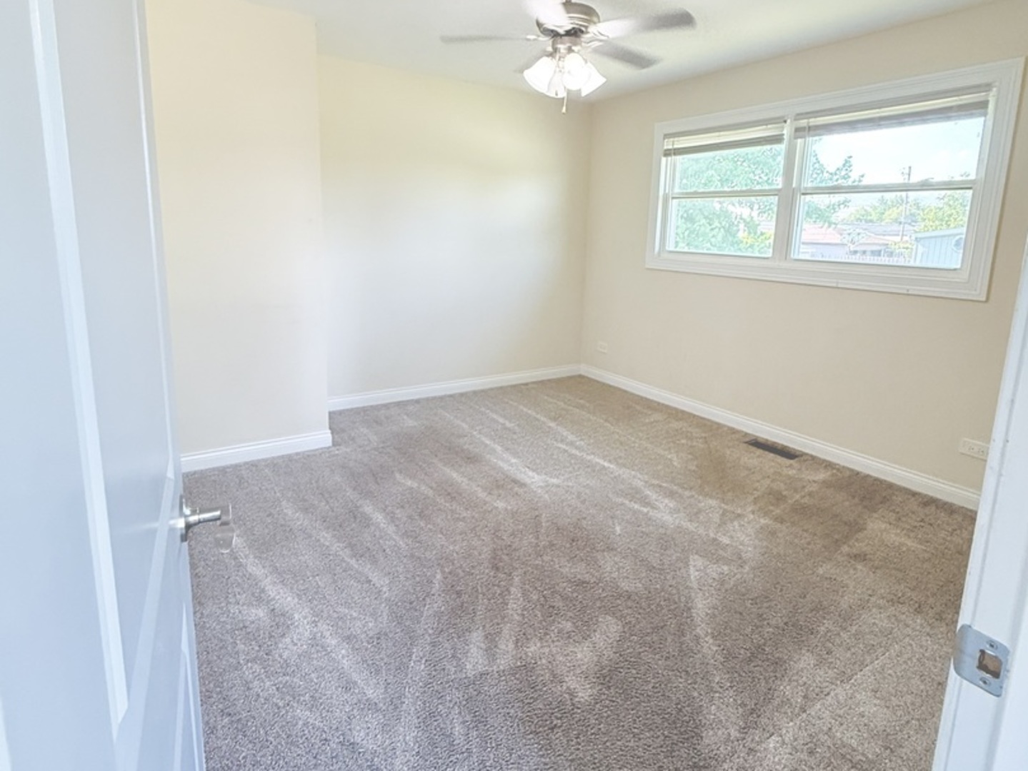 8356 S 78th Avenue, Bridgeview, IL 60455
