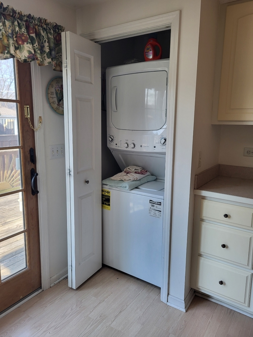 7710 W 66th Street, Bedford Park, IL 60501