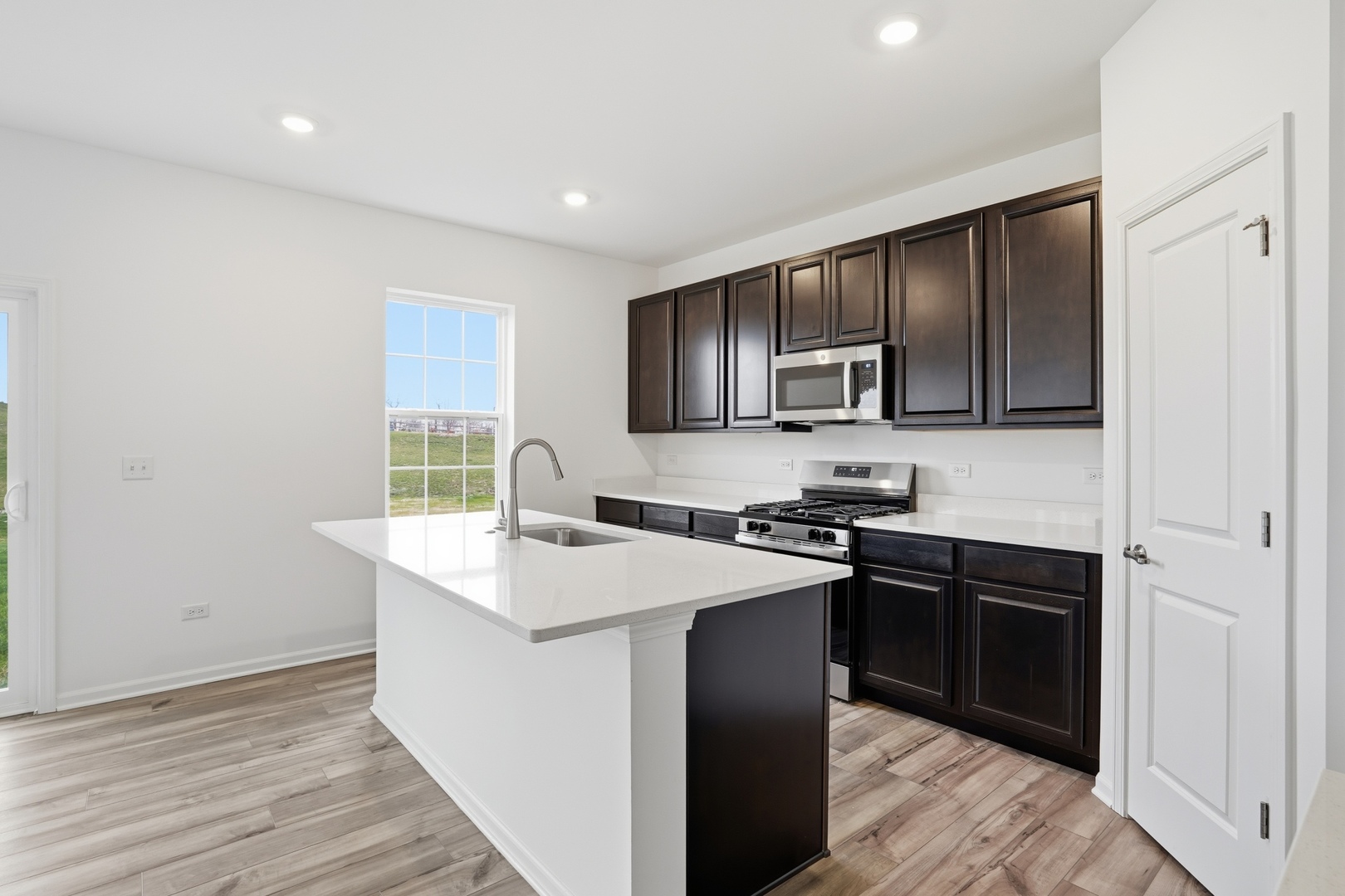 351 Danforth Drive, Oswego, IL 60543