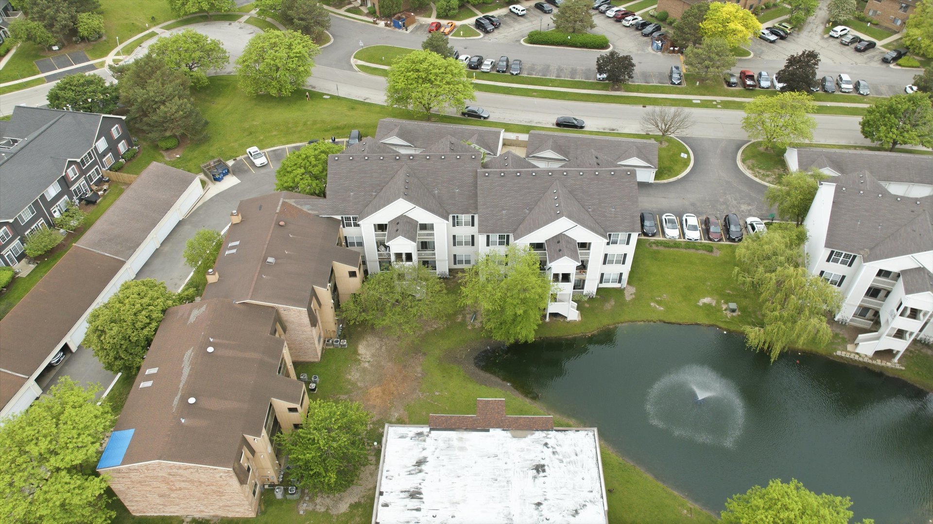 150 S Waters Edge Drive #F, Glendale Heights, IL 60139