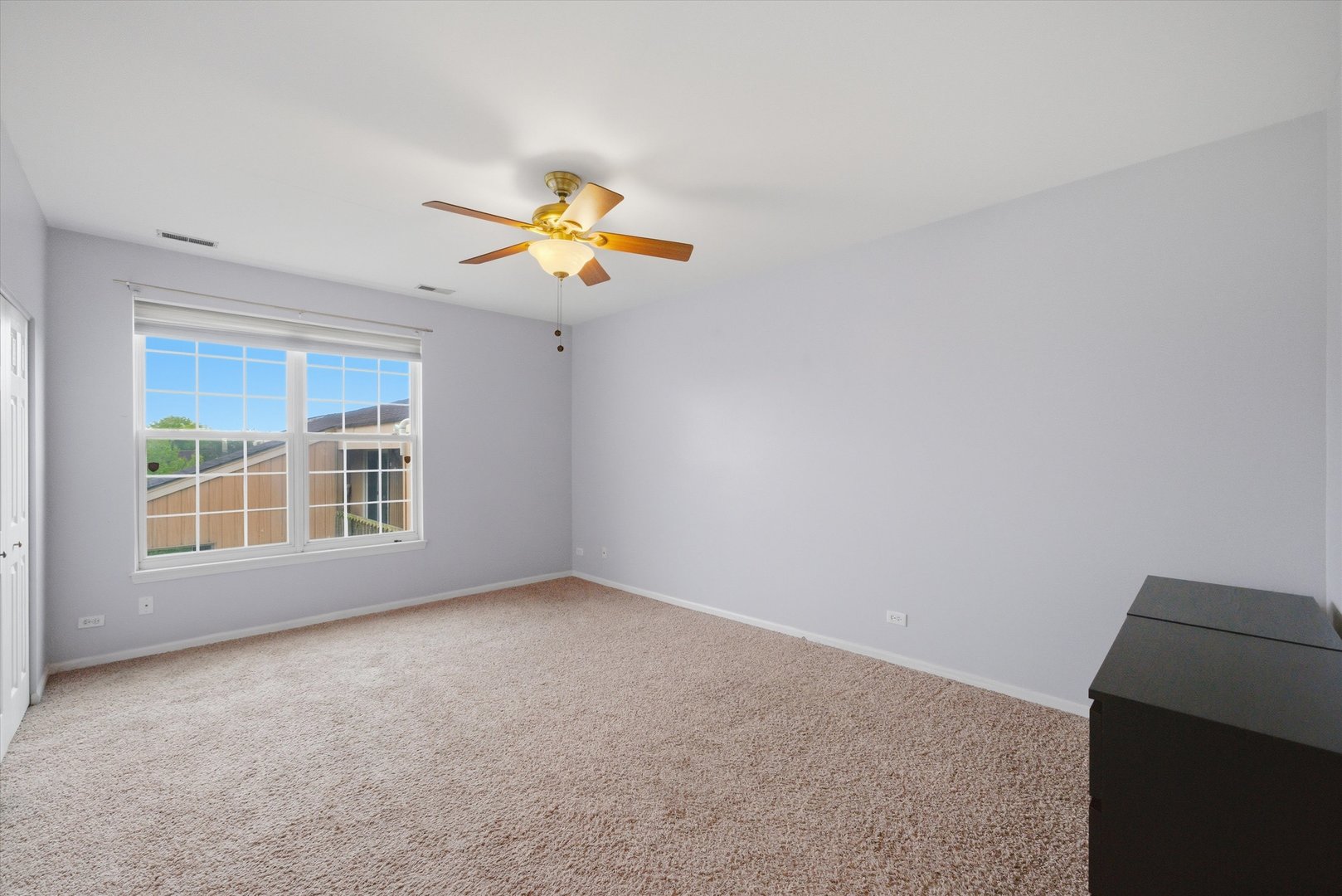 150 S Waters Edge Drive #F, Glendale Heights, IL 60139