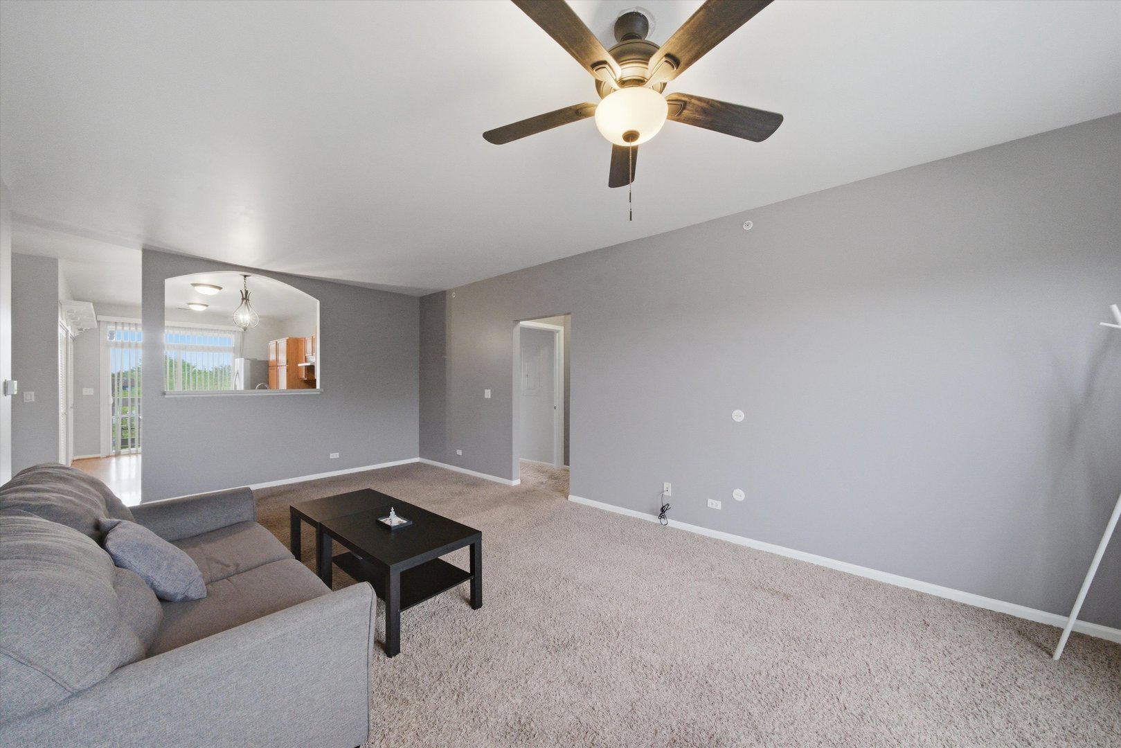 150 S Waters Edge Drive #F, Glendale Heights, IL 60139