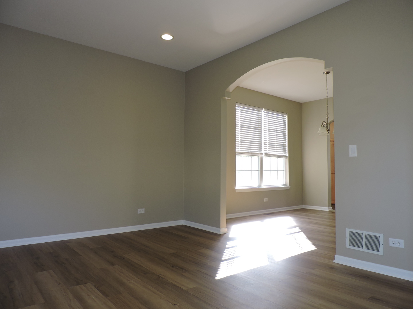 2906 Glenarye Drive, Lindenhurst, IL 60046