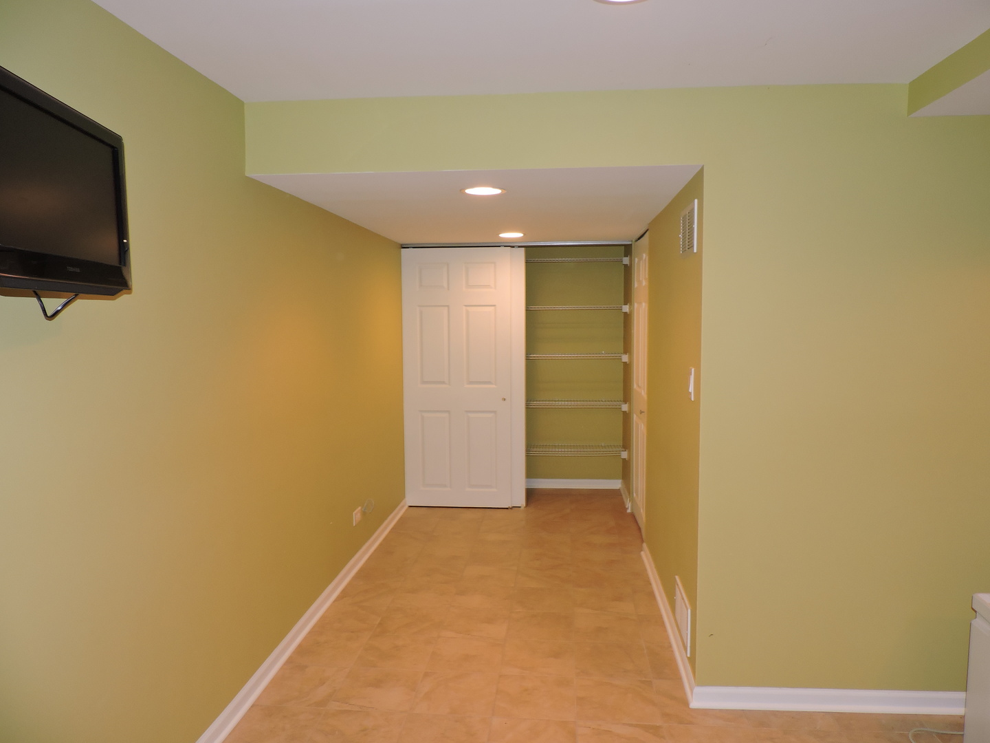2906 Glenarye Drive, Lindenhurst, IL 60046