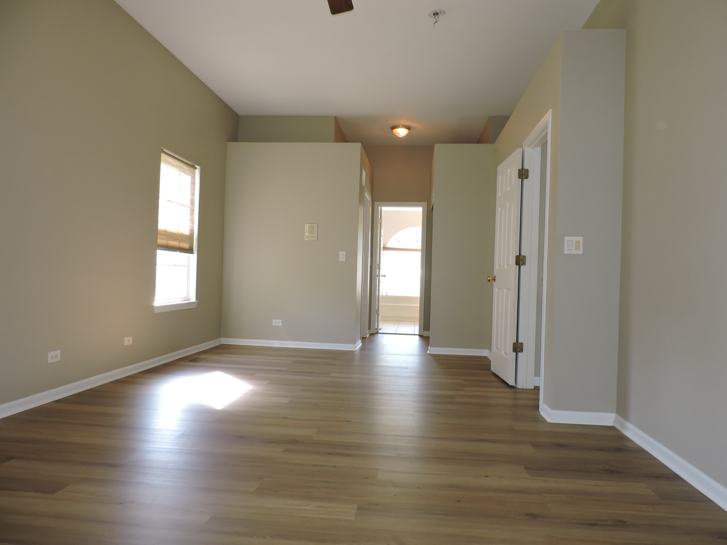 2906 Glenarye Drive, Lindenhurst, IL 60046
