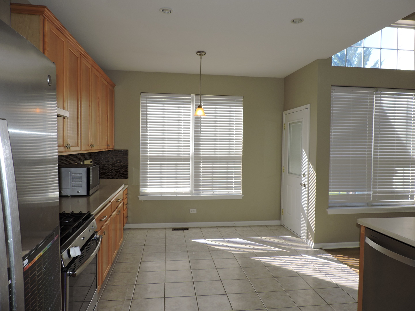 2906 Glenarye Drive, Lindenhurst, IL 60046