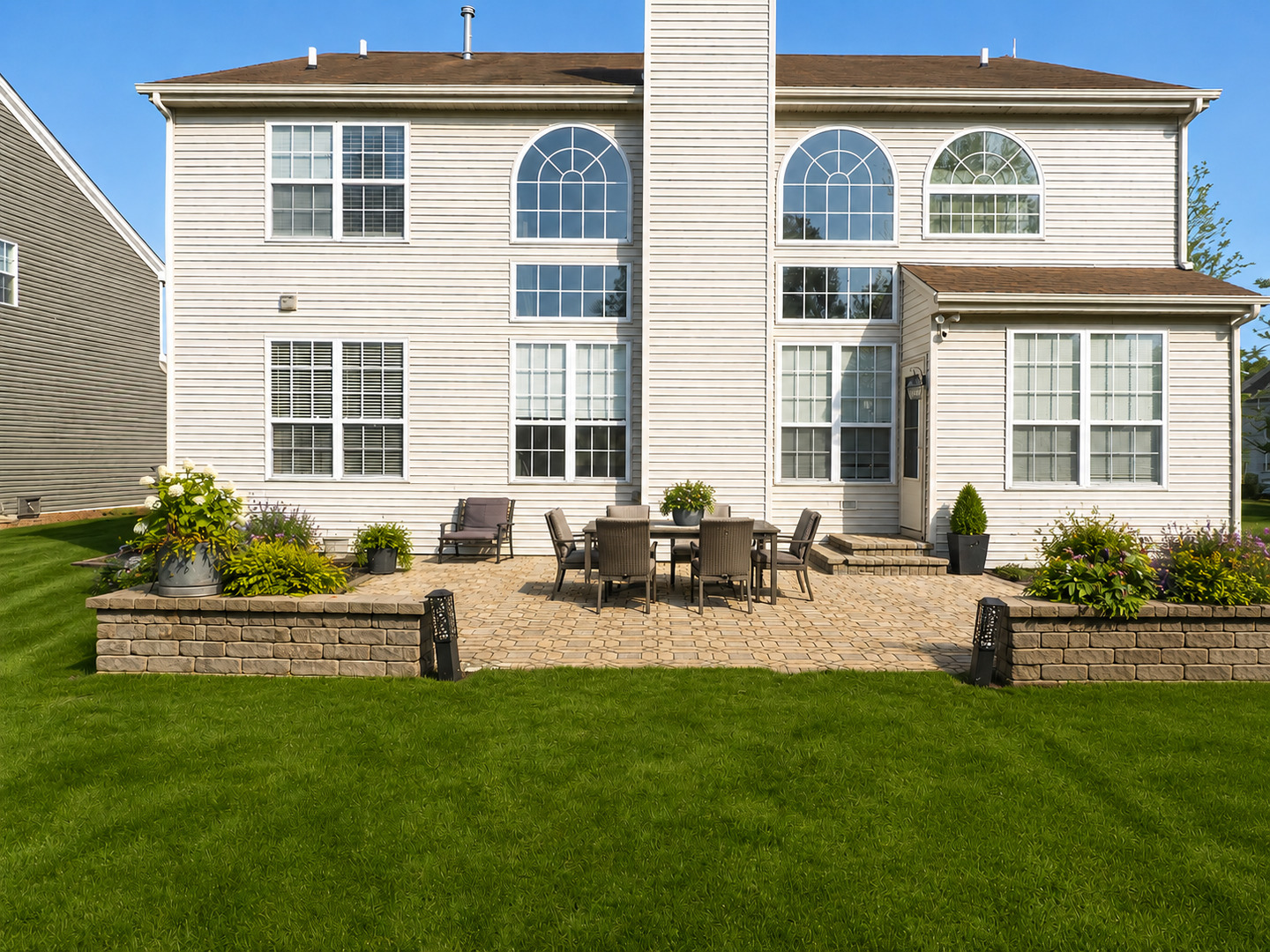 2906 Glenarye Drive, Lindenhurst, IL 60046