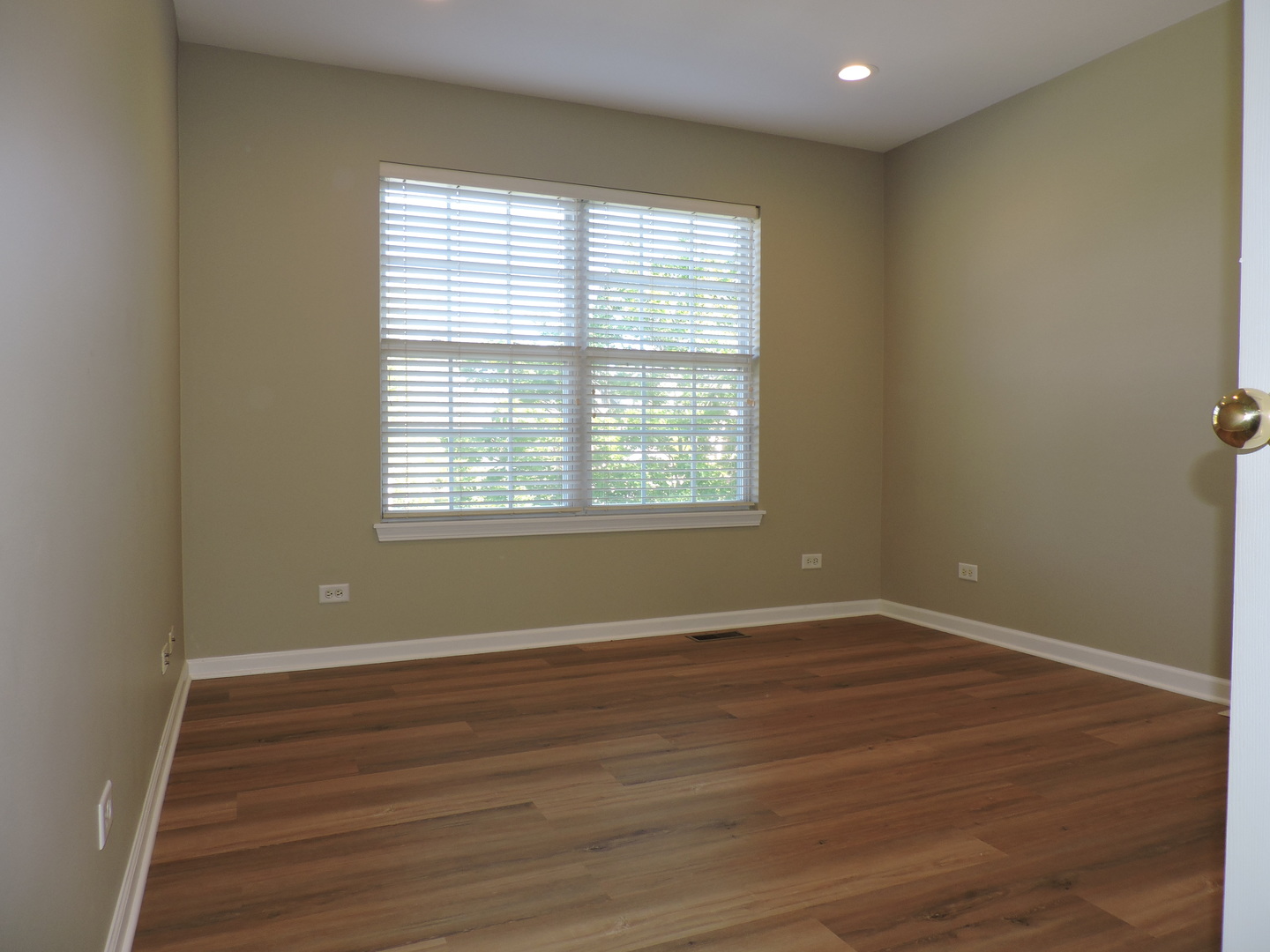 2906 Glenarye Drive, Lindenhurst, IL 60046