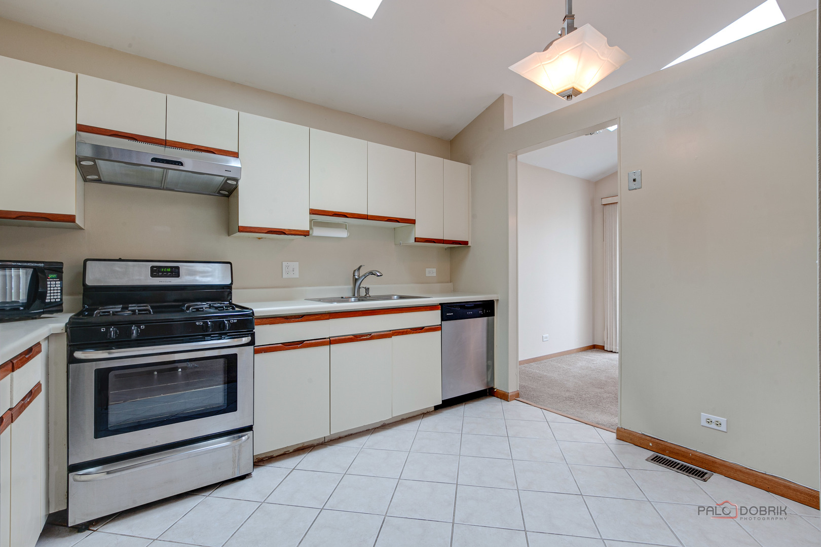 614 Le Parc Circle #22-2, Buffalo Grove, IL 60089