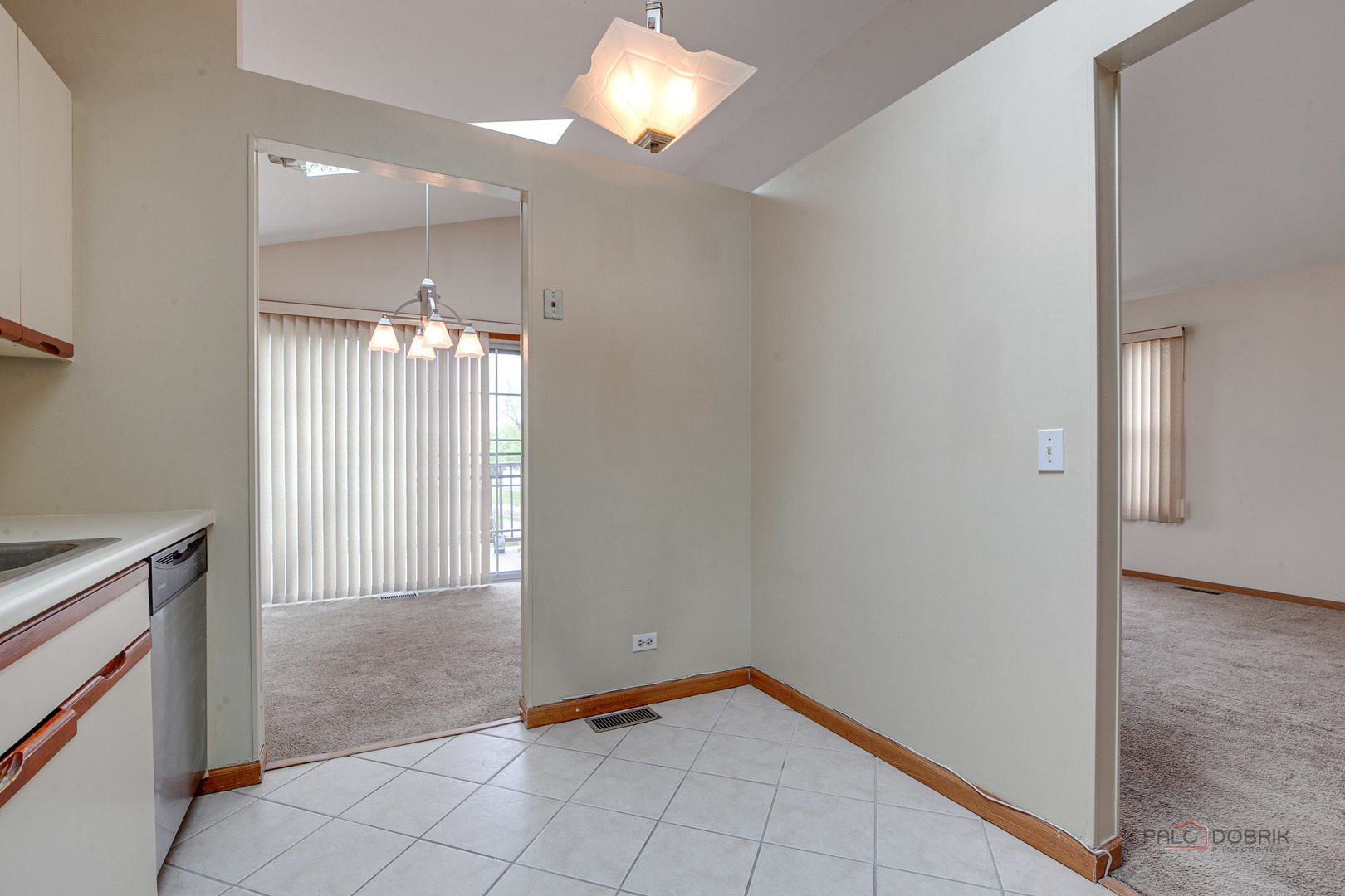 614 Le Parc Circle #22-2, Buffalo Grove, IL 60089