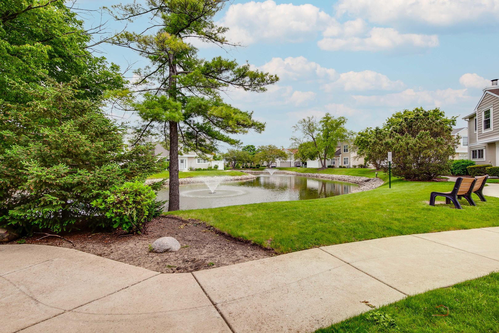 614 Le Parc Circle #22-2, Buffalo Grove, IL 60089