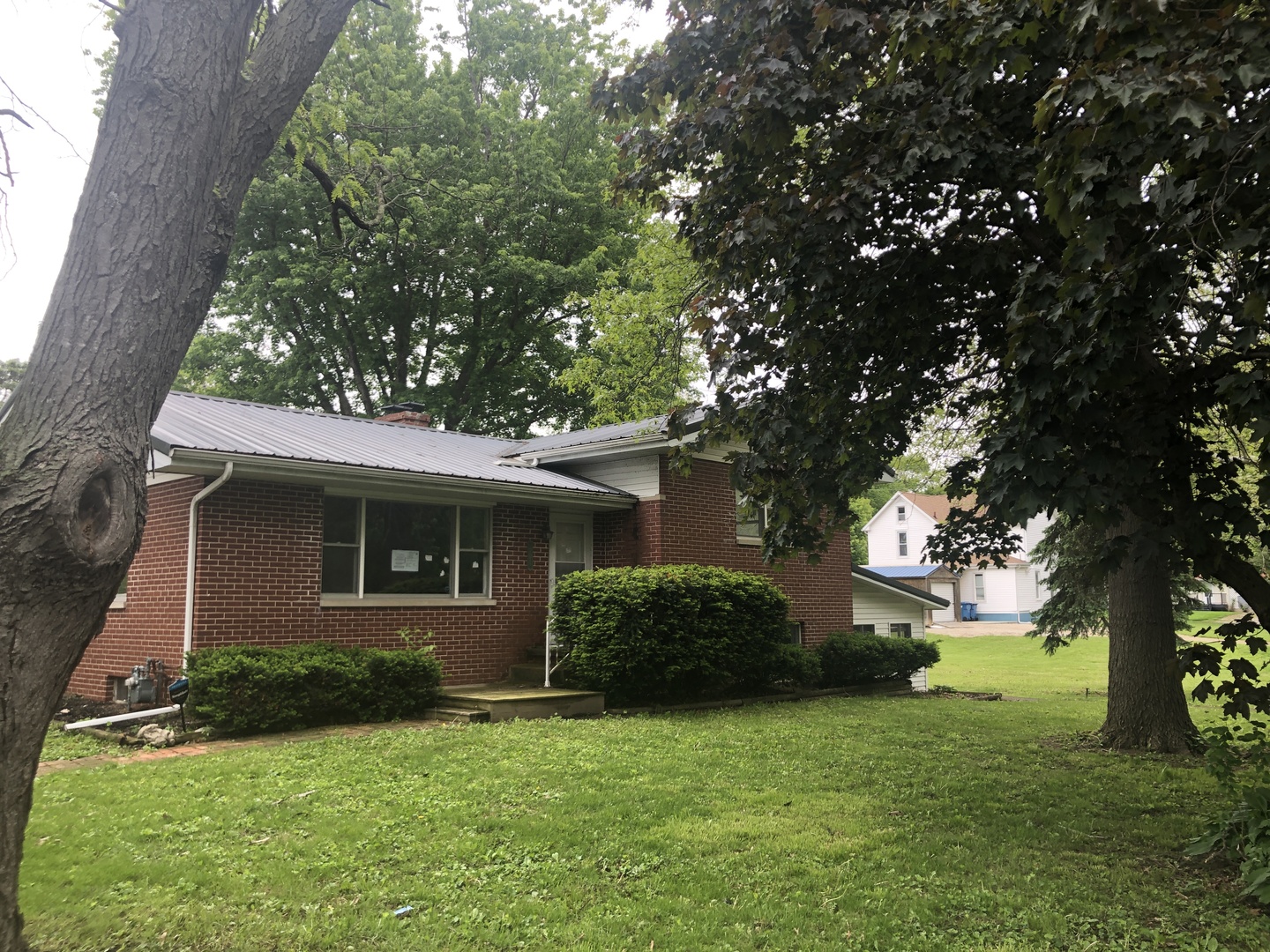 301 W Main Street, Colfax, IL 61728