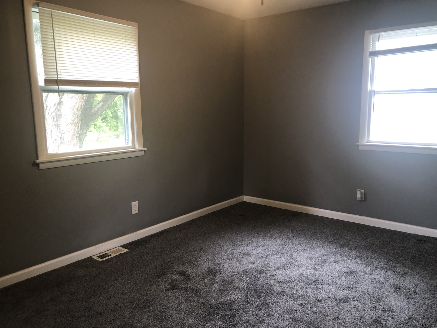 301 W Main Street, Colfax, IL 61728
