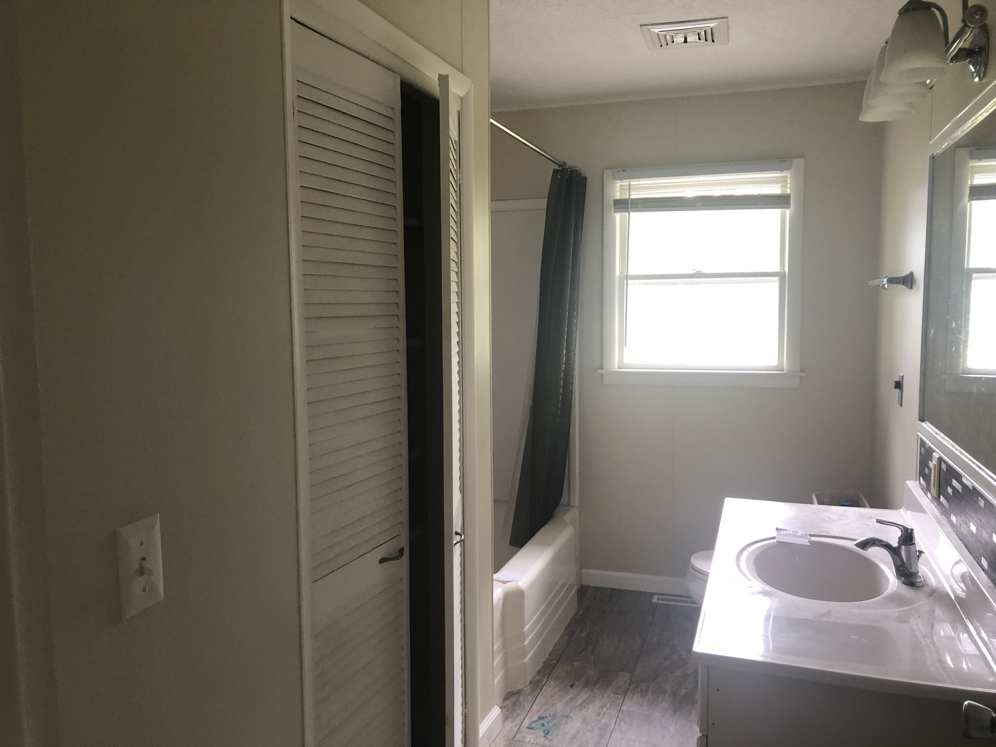 301 W Main Street, Colfax, IL 61728