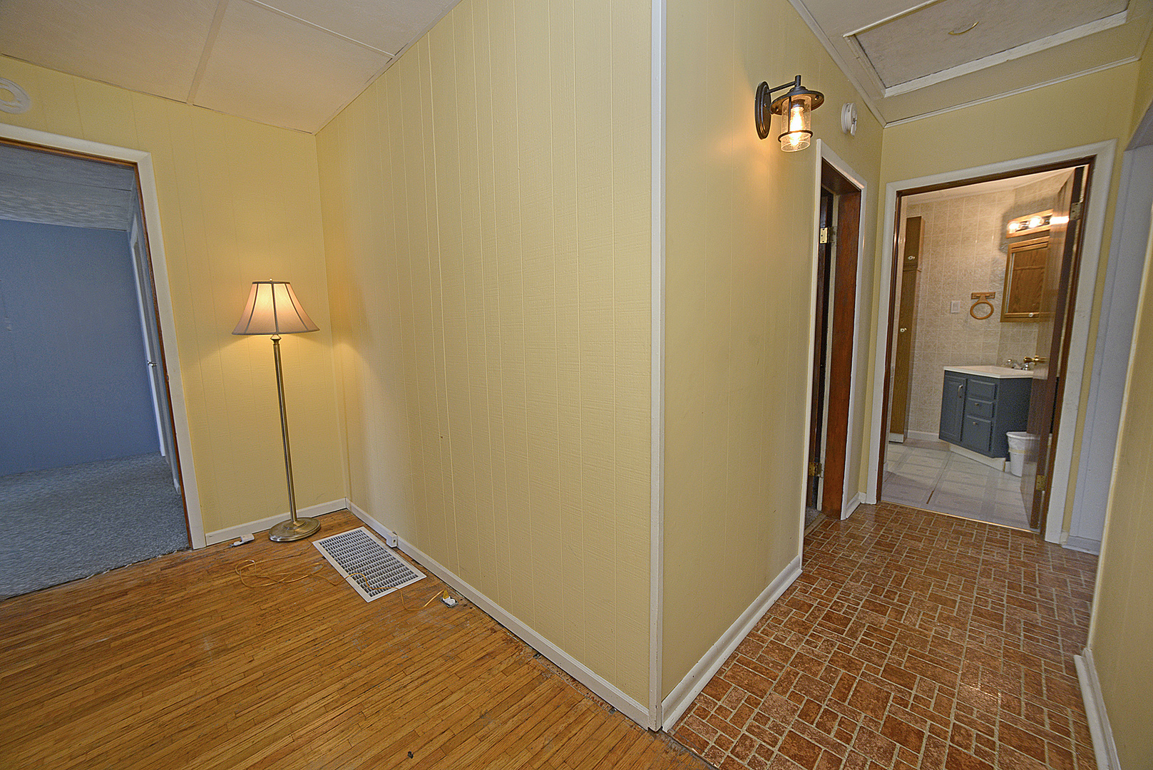 1105 W Lafayette Street, Ottawa, IL 61350