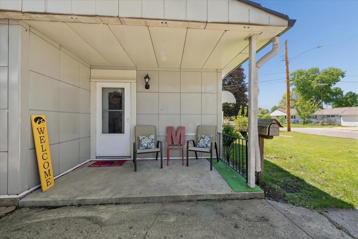 34 S Rosedale Avenue, Aurora, IL 60506