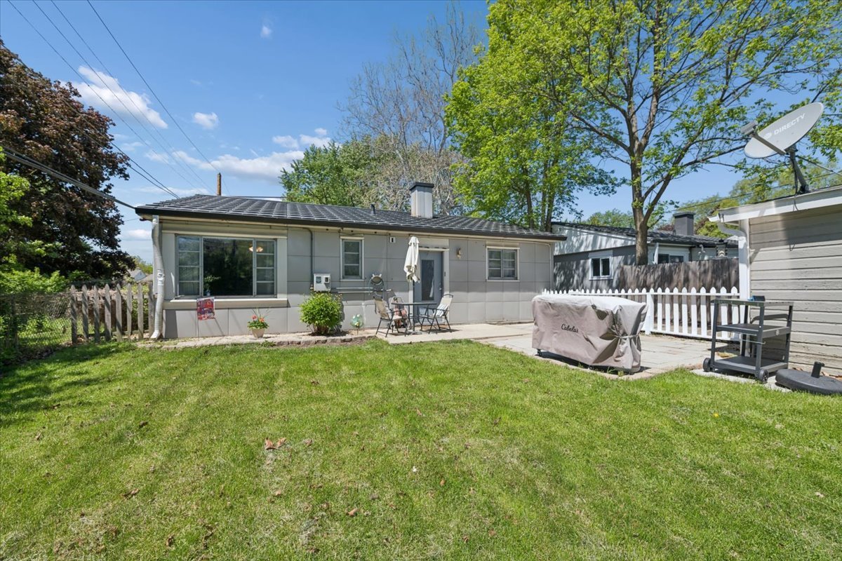 34 S Rosedale Avenue, Aurora, IL 60506
