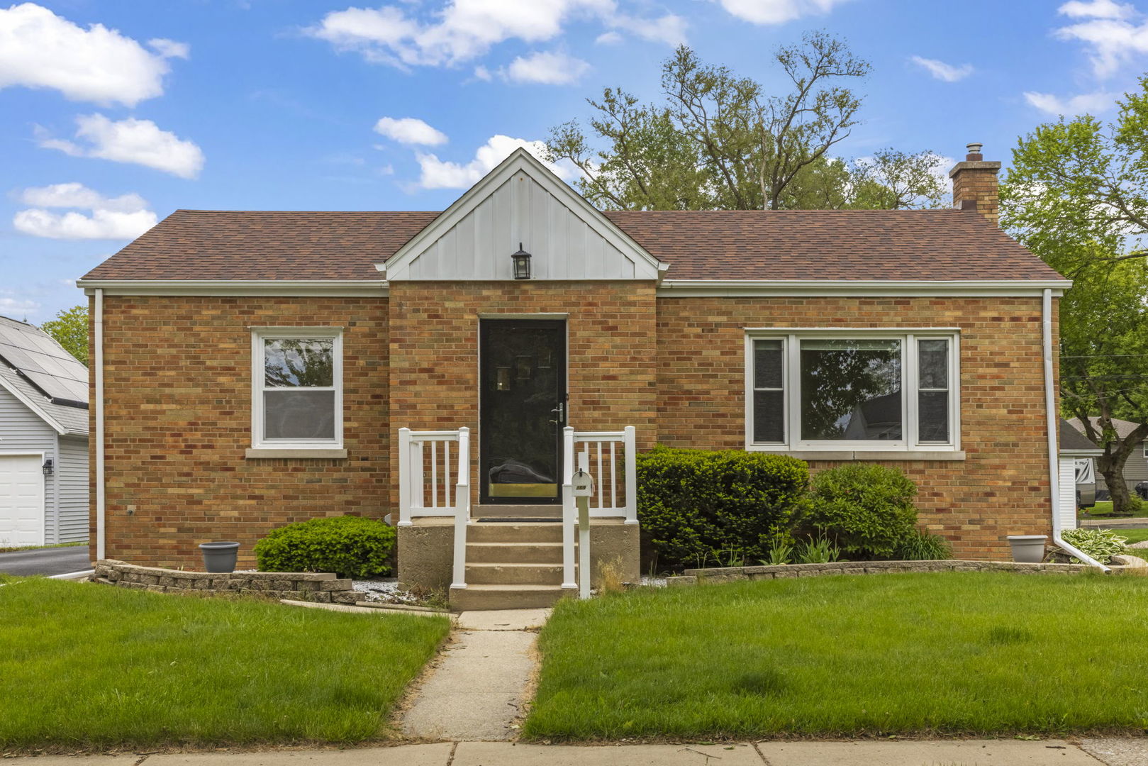 109 S Hudson Street, Westmont, IL 60559