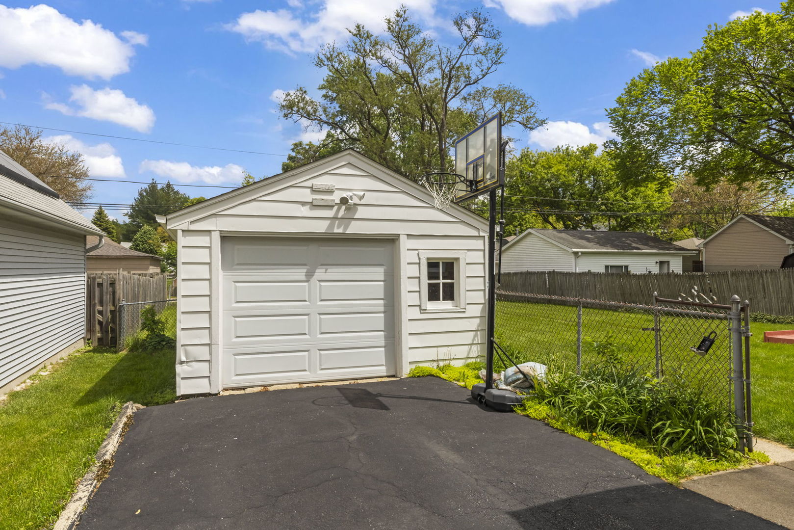 109 S Hudson Street, Westmont, IL 60559