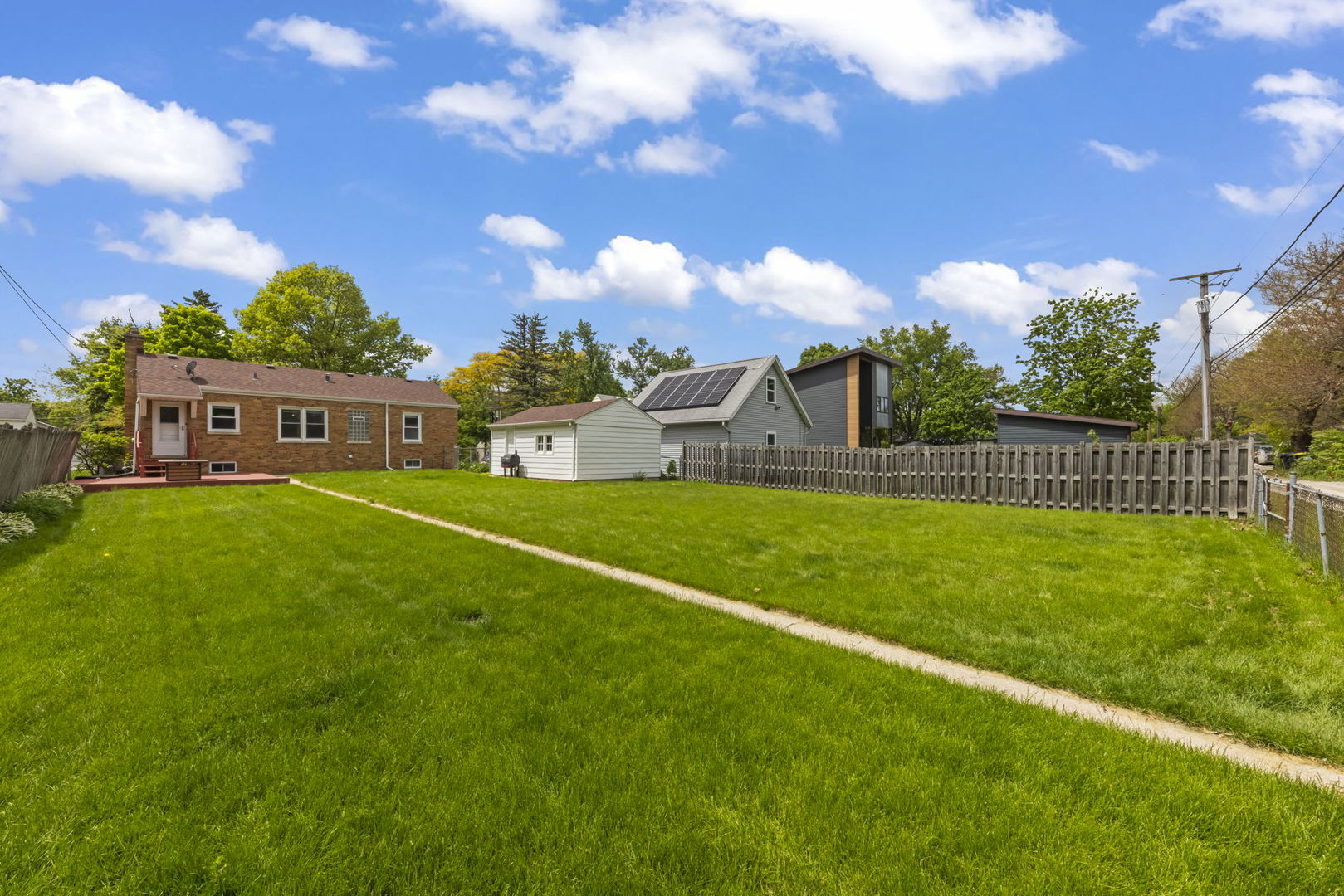 109 S Hudson Street, Westmont, IL 60559