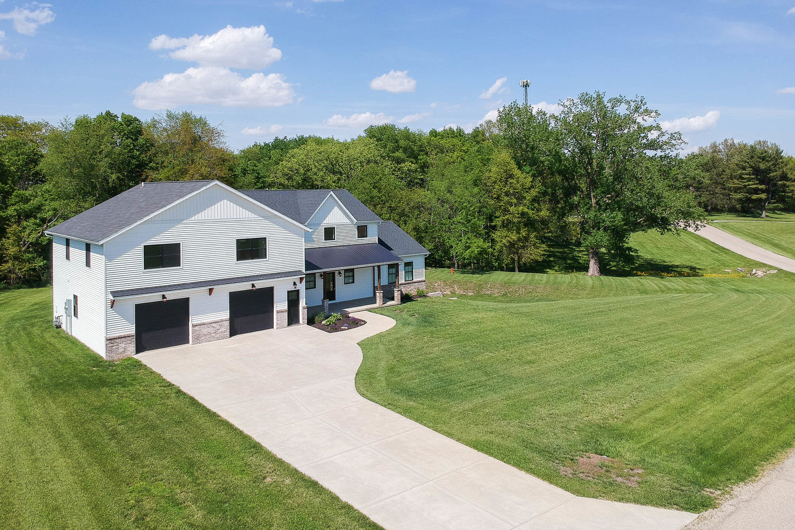 7845 Fitzgerald Road, Clinton, IL 61727