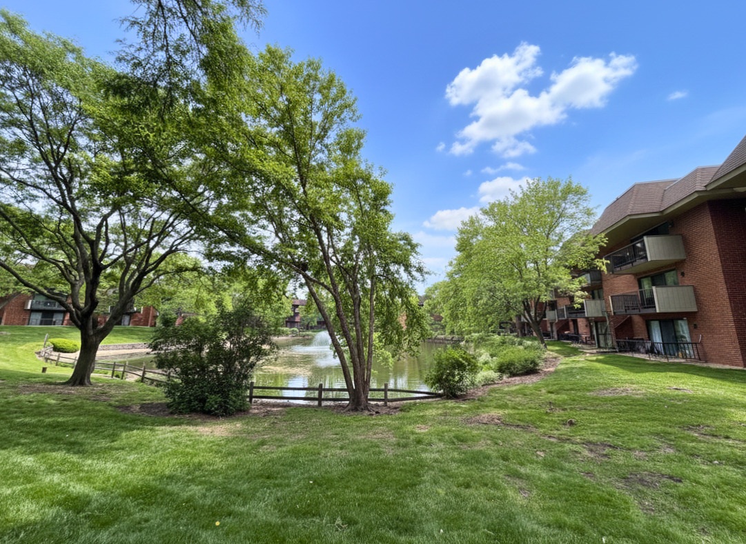 31 E Janata Boulevard #1A, Lombard, IL 60148