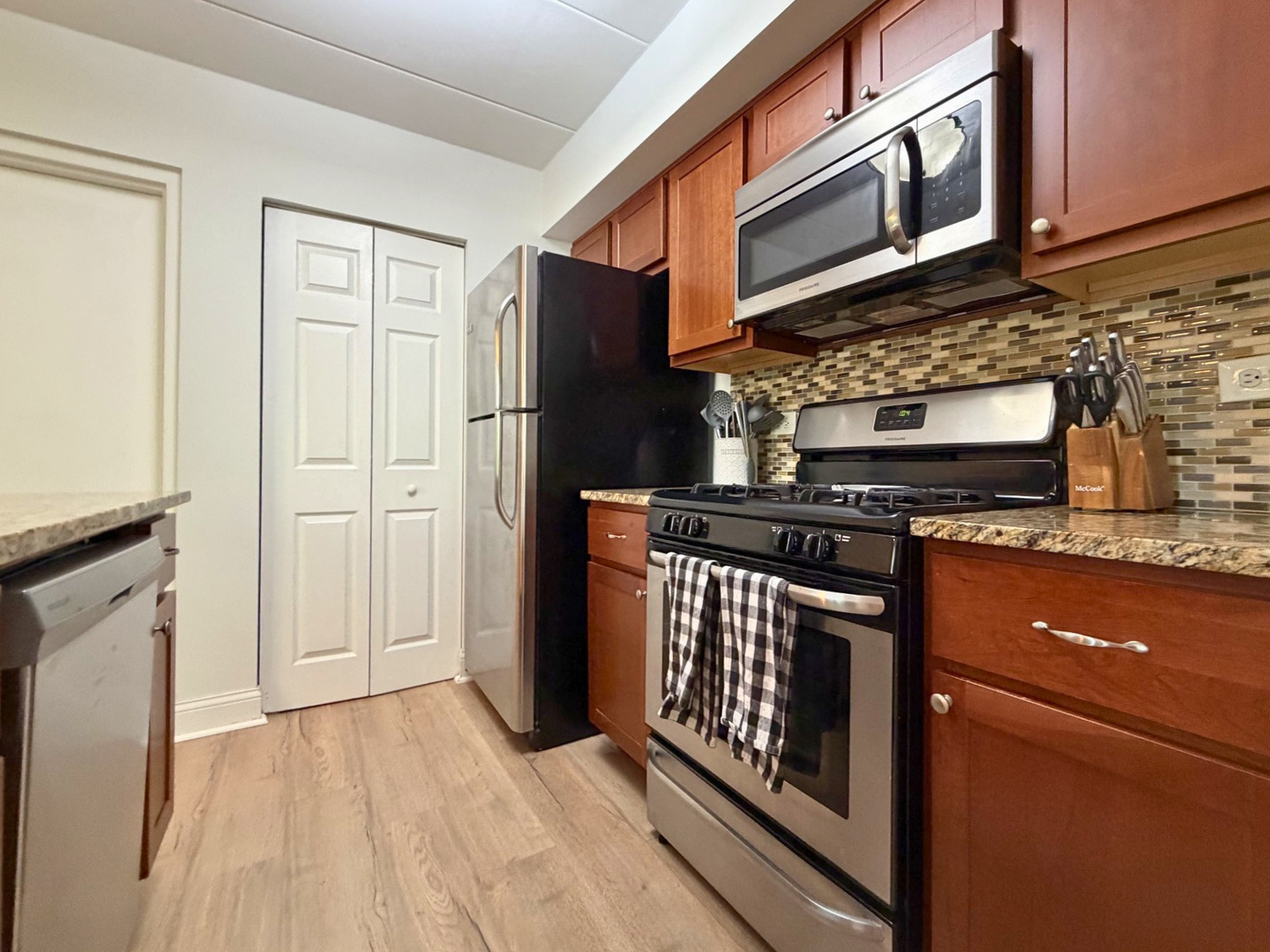 31 E Janata Boulevard #1A, Lombard, IL 60148