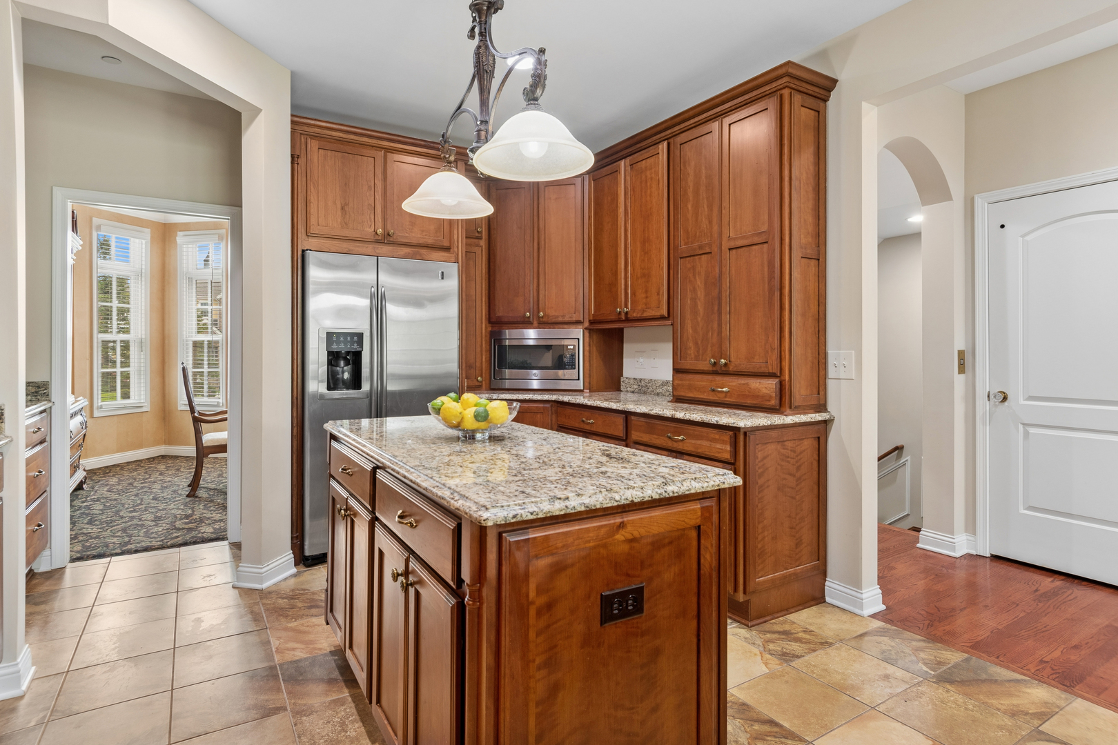 4147 Royal Mews Circle #204, Naperville, IL 60564
