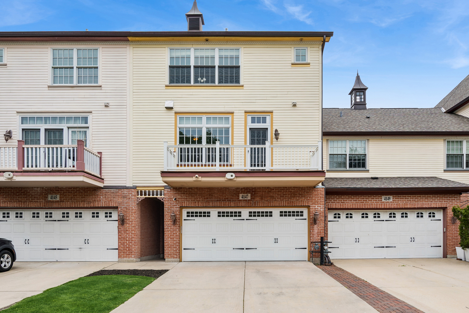 4147 Royal Mews Circle #204, Naperville, IL 60564