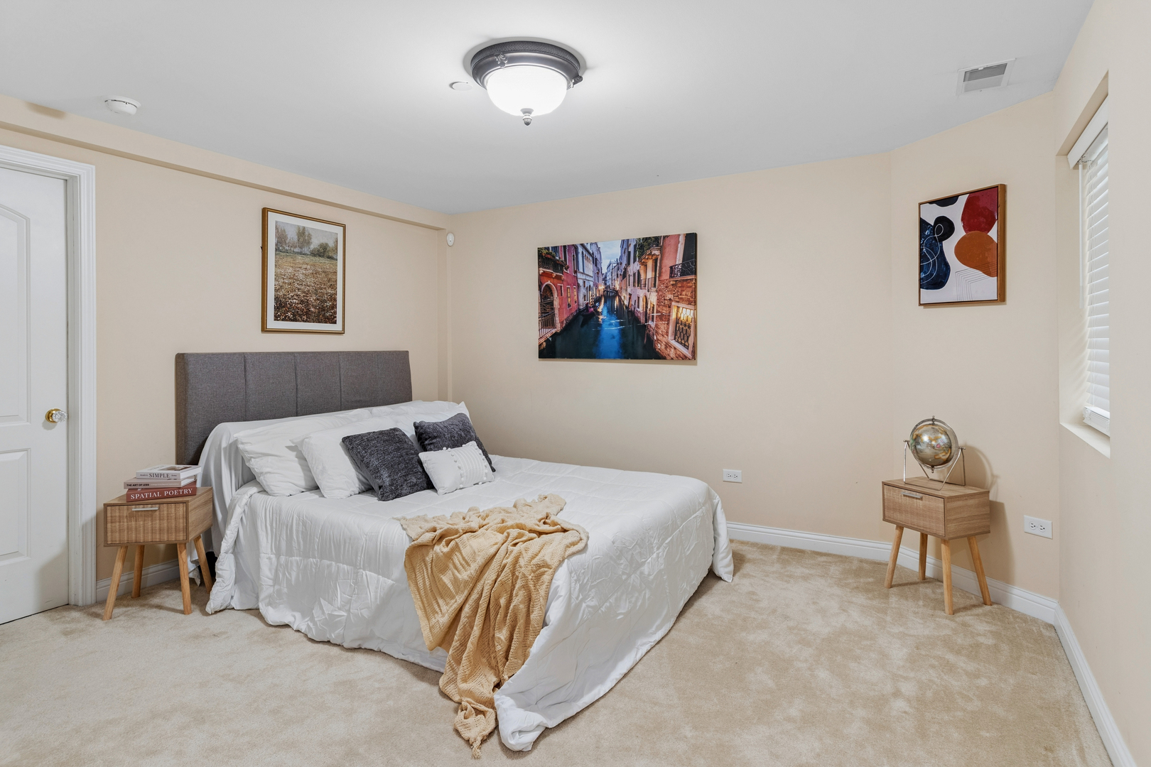 4147 Royal Mews Circle #204, Naperville, IL 60564