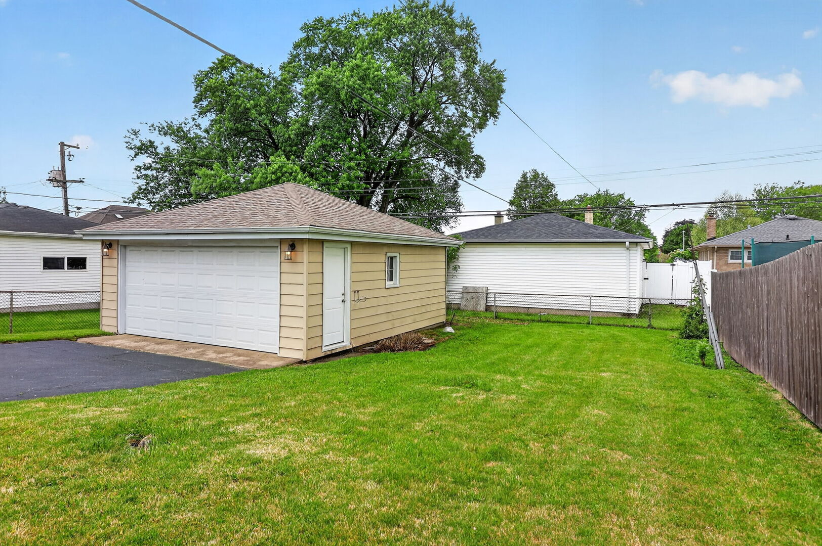 924 S Hillcrest Avenue, Elmhurst, IL 60126