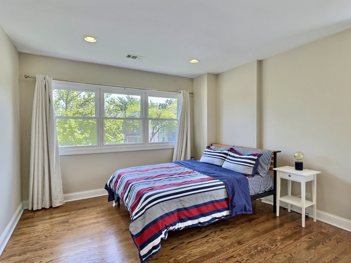 4908 N Nagle Avenue, Chicago, IL 60630