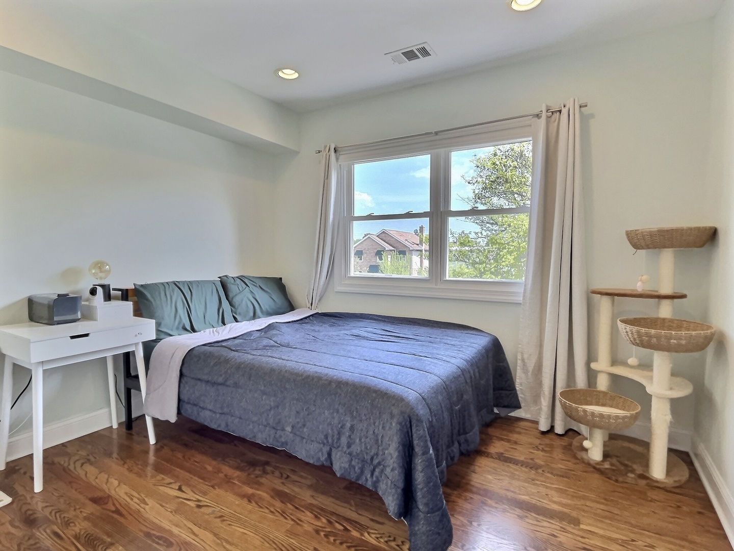 4908 N Nagle Avenue, Chicago, IL 60630