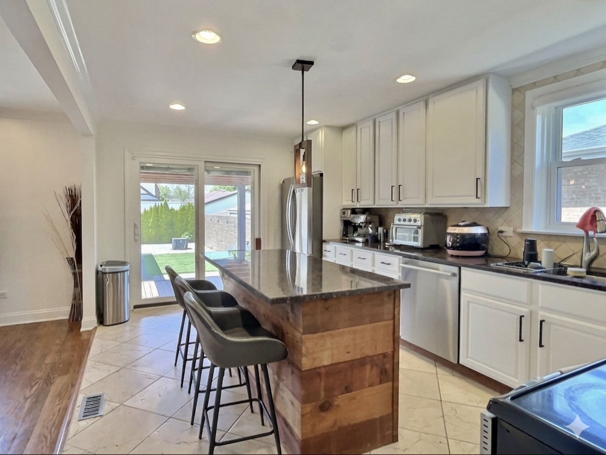 4908 N Nagle Avenue, Chicago, IL 60630
