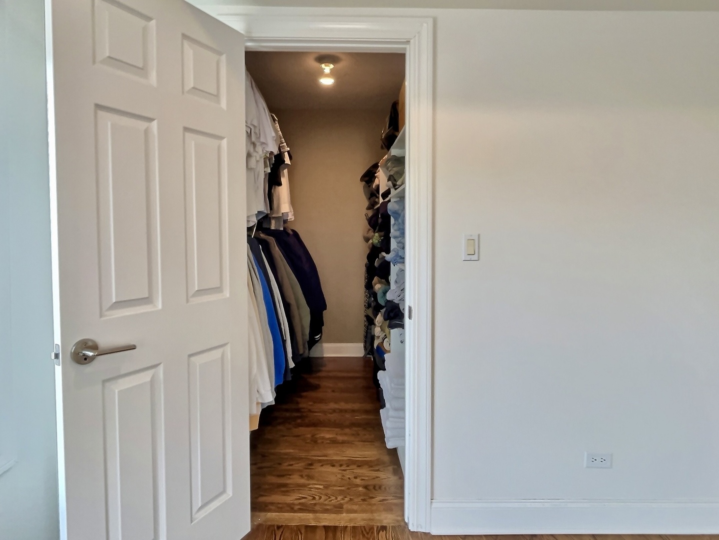 4908 N Nagle Avenue, Chicago, IL 60630