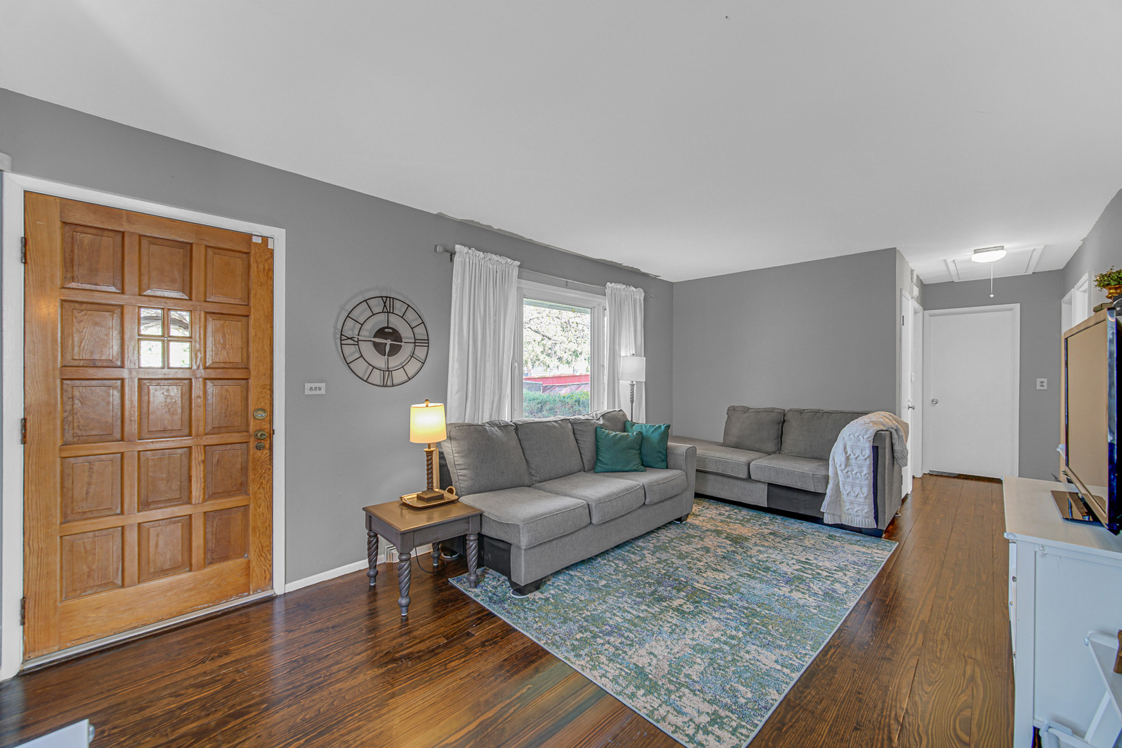 4937 WOODWARD Avenue, Downers Grove, IL 60515