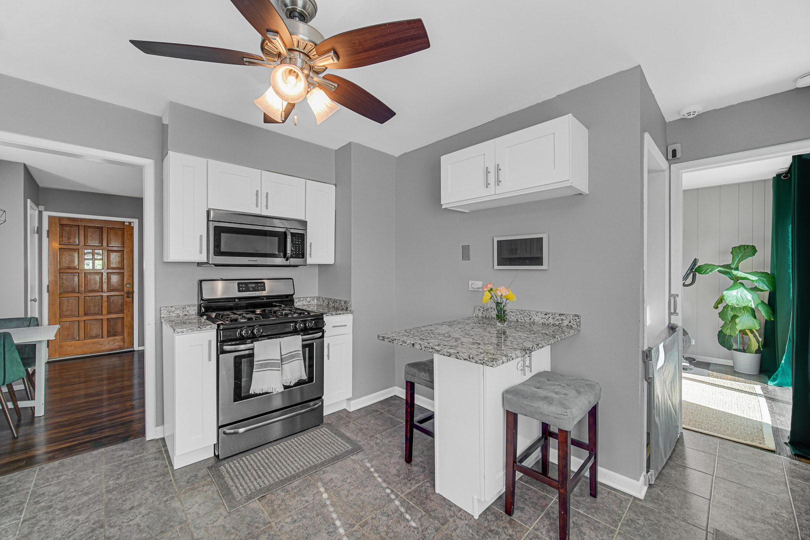 4937 WOODWARD Avenue, Downers Grove, IL 60515