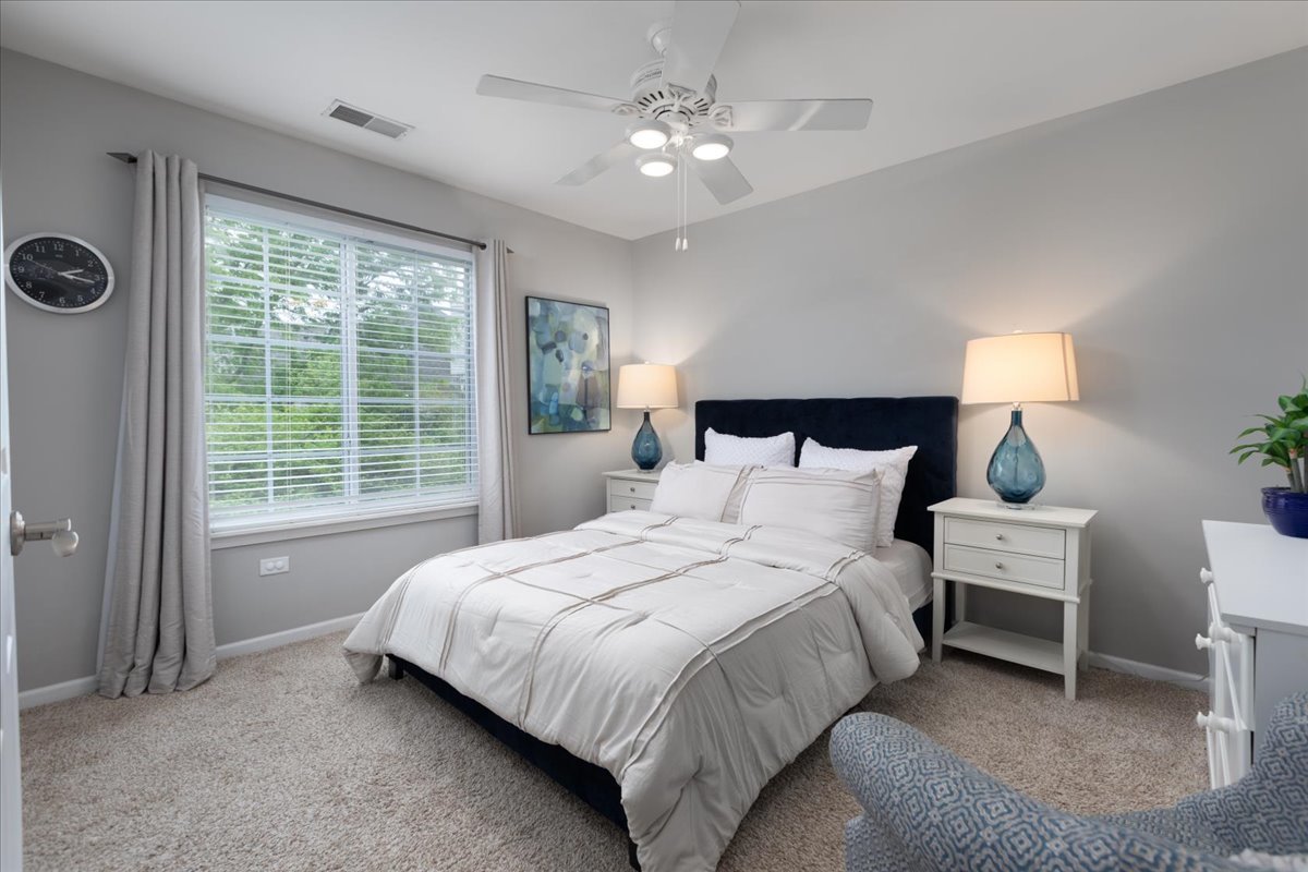 908 WINNERS CUP Court, Naperville, IL 60564