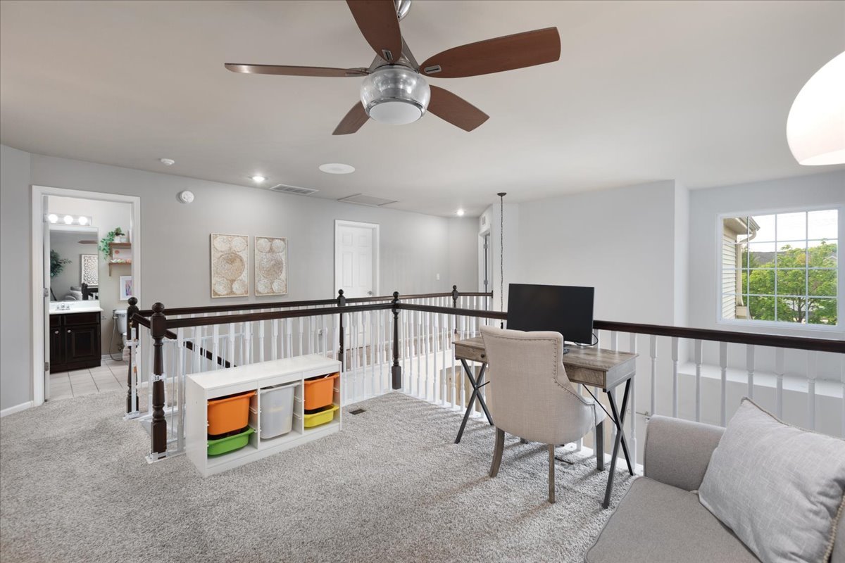 908 WINNERS CUP Court, Naperville, IL 60564