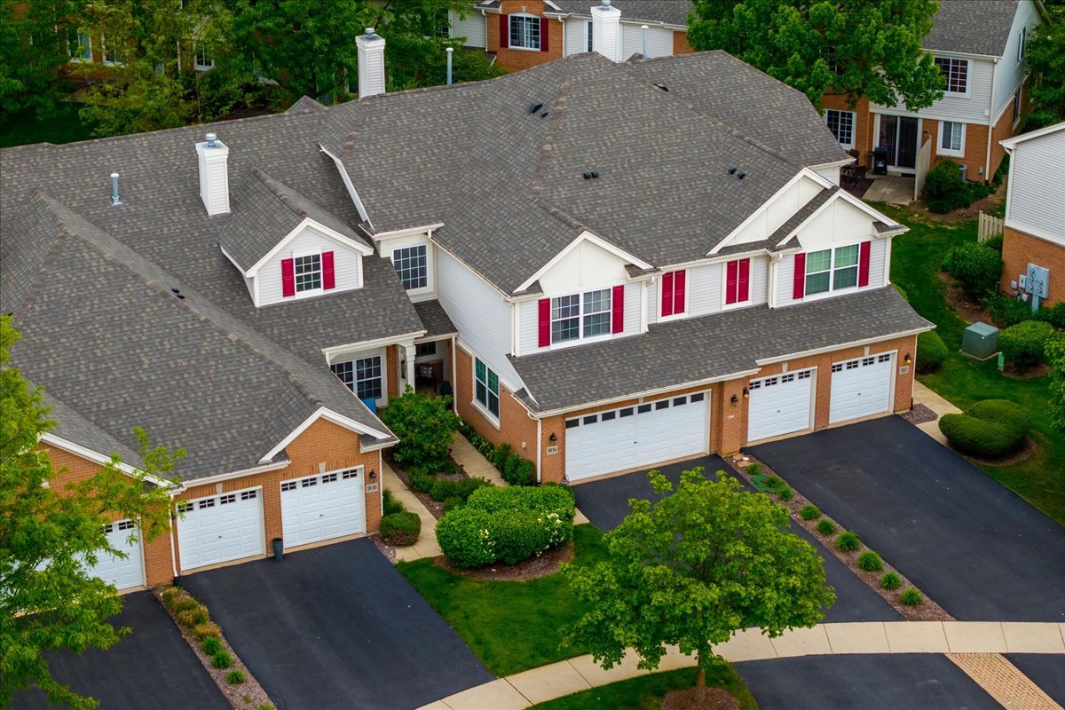 908 WINNERS CUP Court, Naperville, IL 60564