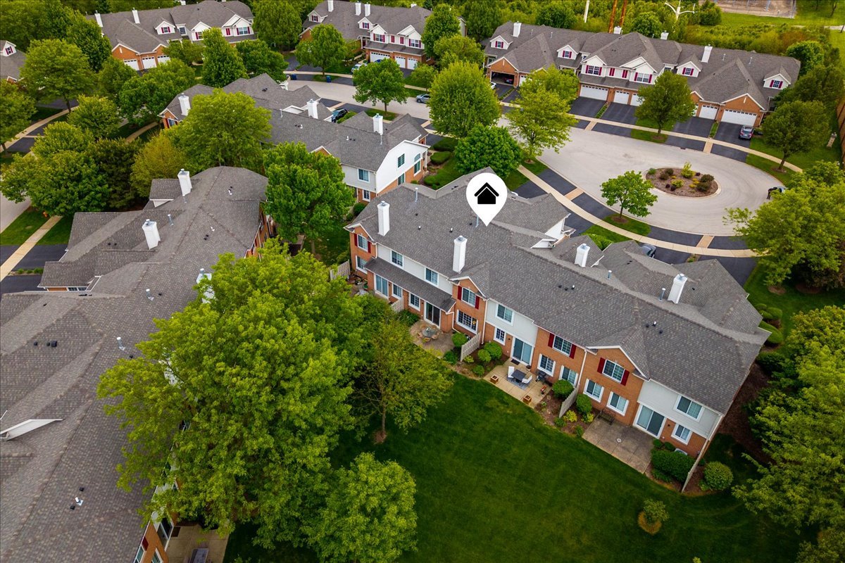 908 WINNERS CUP Court, Naperville, IL 60564
