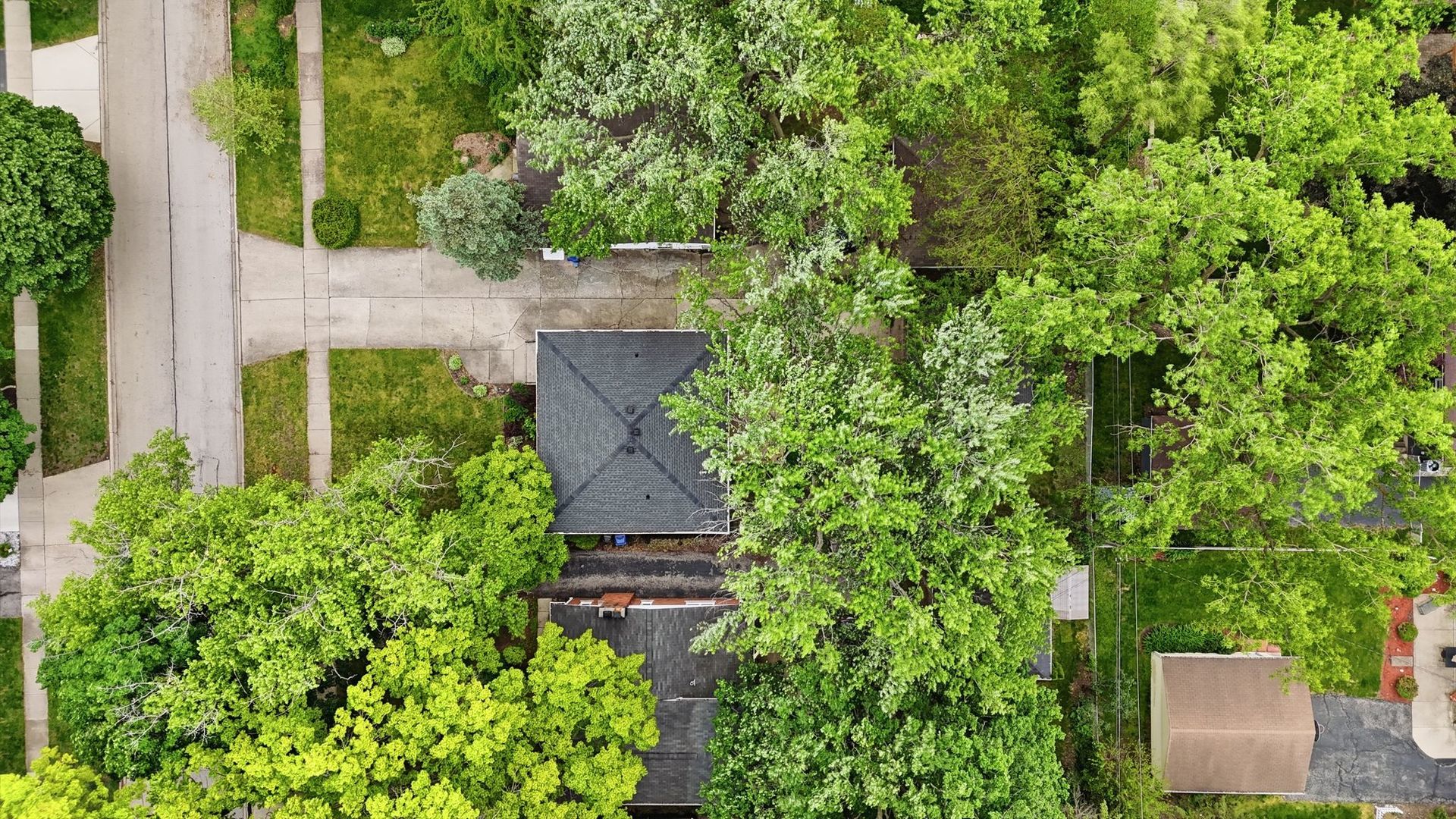 579 Dawes Avenue, Glen Ellyn, IL 60137