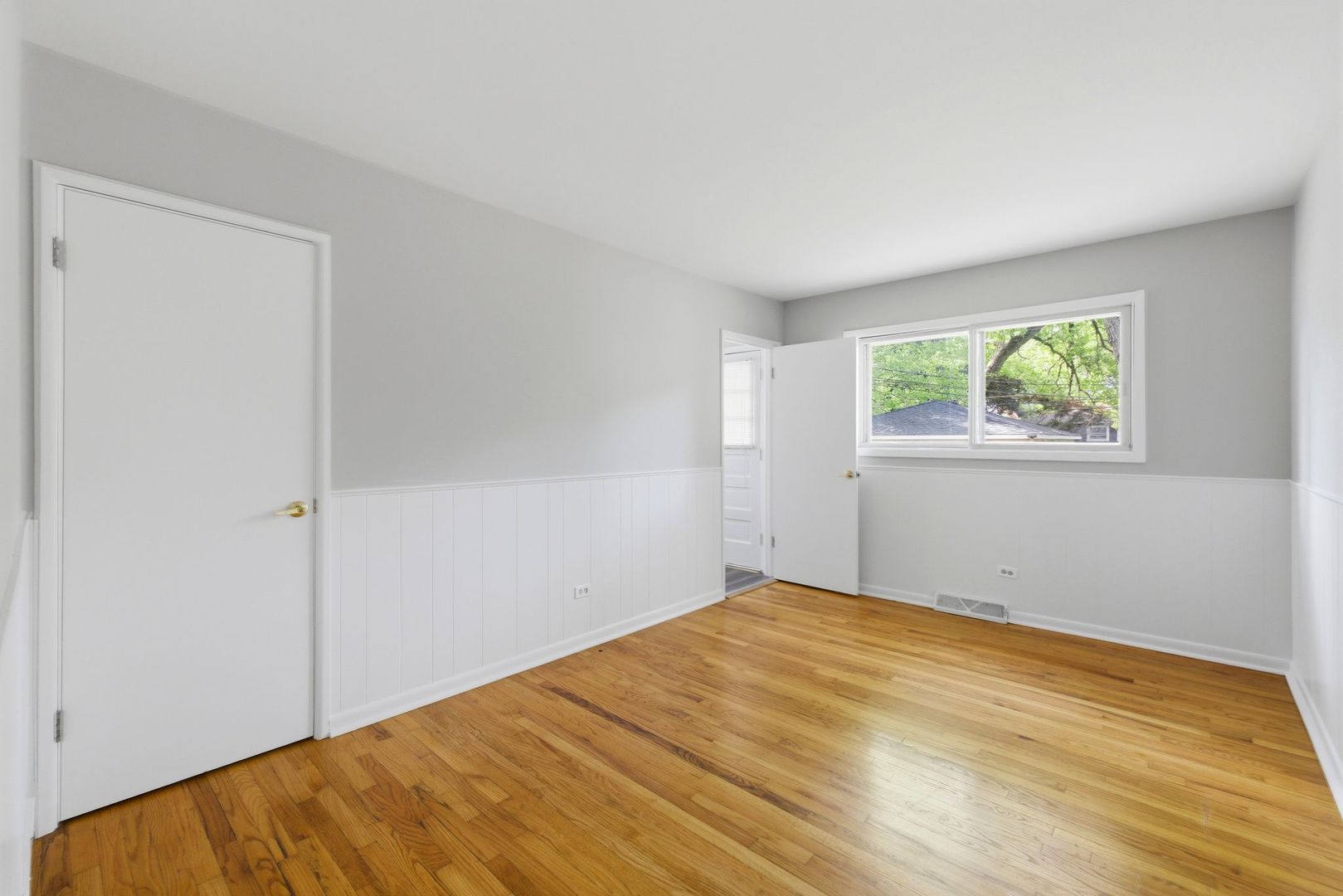 579 Dawes Avenue, Glen Ellyn, IL 60137